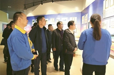 贵州省黔东南州委常委、、榕江县县委书记贺代宏一行到公司旅行学习考察
