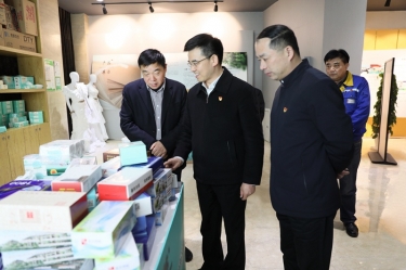 向导调研 | 平湖市委副书记、、代市长周军波一行莅临MG不朽情缘纸业调研交流